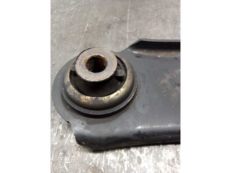 Recambio de brazo suspension inferior delantero izquierdo para renault laguna ii grandtour (kg0/1_) 1.9 dci (kg1v) referencia OE