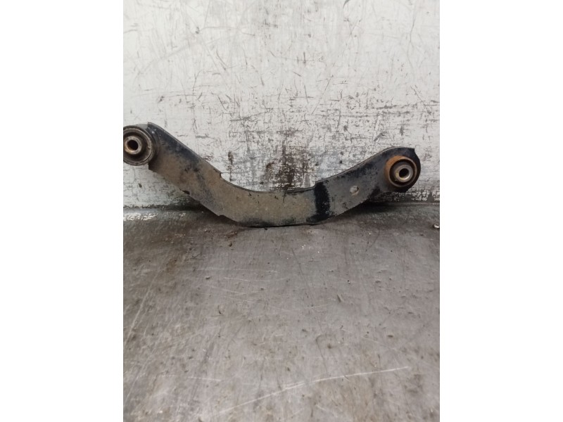 Recambio de brazo suspension superior trasero derecho para jeep compass (mk49) 2.0 crd 4x4 referencia OEM IAM 05105271A  