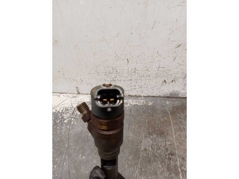 Recambio de inyector para hyundai santa fé ii (cm) 2.2 crdi gls 4x4 referencia OEM IAM 3380027800 0445110254 BOSCH