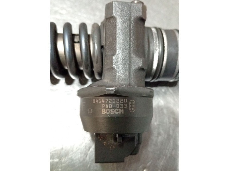 Recambio de inyector para volkswagen touareg (7la, 7l6, 7l7) 5.0 v10 tdi referencia OEM IAM 07Z130073H 0414720220 BOSCH