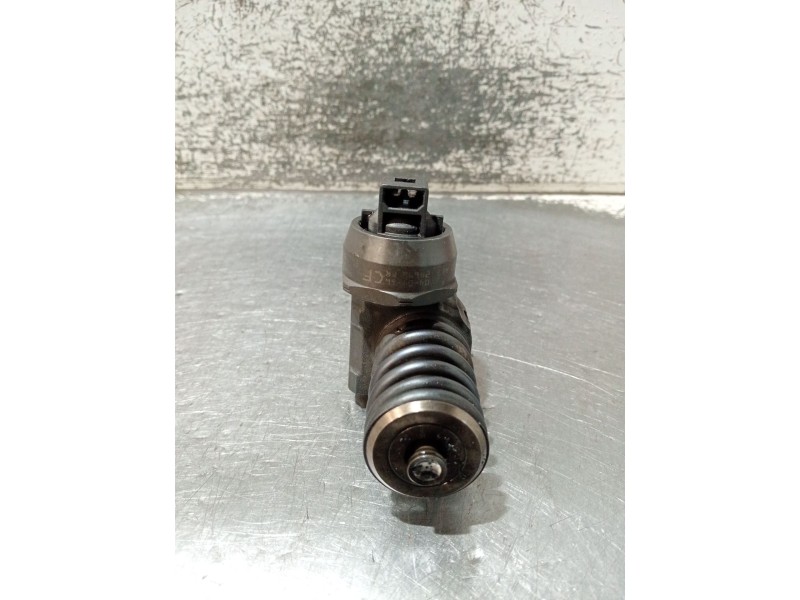 Recambio de inyector para volkswagen touareg (7la, 7l6, 7l7) 5.0 v10 tdi referencia OEM IAM 07Z130073H 0414720220 07Z130073H