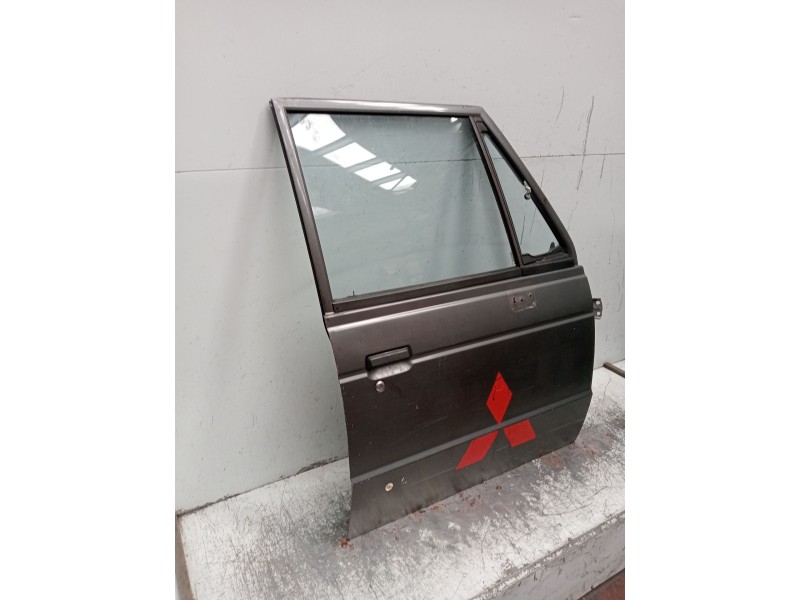 Recambio de puerta delantera derecha para mitsubishi montero (l040) 2500 td (2-ptas.) referencia OEM IAM  3P 