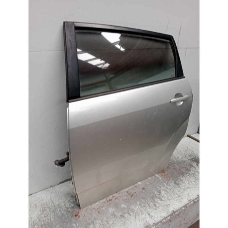 Recambio de puerta trasera izquierda para toyota corolla verso (zer_, zze12_, r1_) 1.8 (znr11_) referencia OEM IAM  5P 