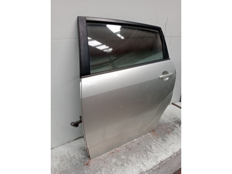 Recambio de puerta trasera izquierda para toyota corolla verso (zer_, zze12_, r1_) 1.8 (znr11_) referencia OEM IAM  5P 