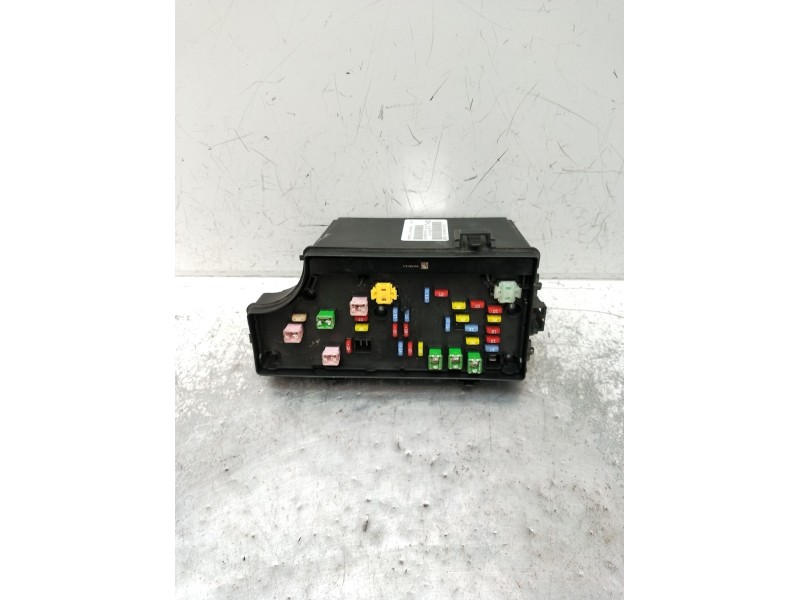 Recambio de caja reles / fusibles para jeep compass (mk49) 2.0 crd 4x4 referencia OEM IAM P68028007AC  
