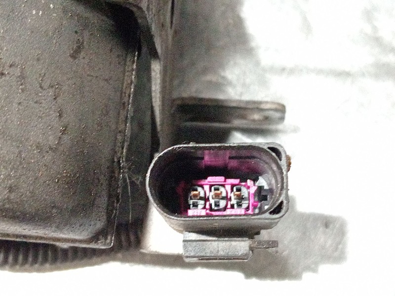 Recambio de soporte filtro gasoil para volkswagen touareg (7la, 7l6, 7l7) 5.0 v10 tdi referencia OEM IAM 7L6127401D 6640574101 