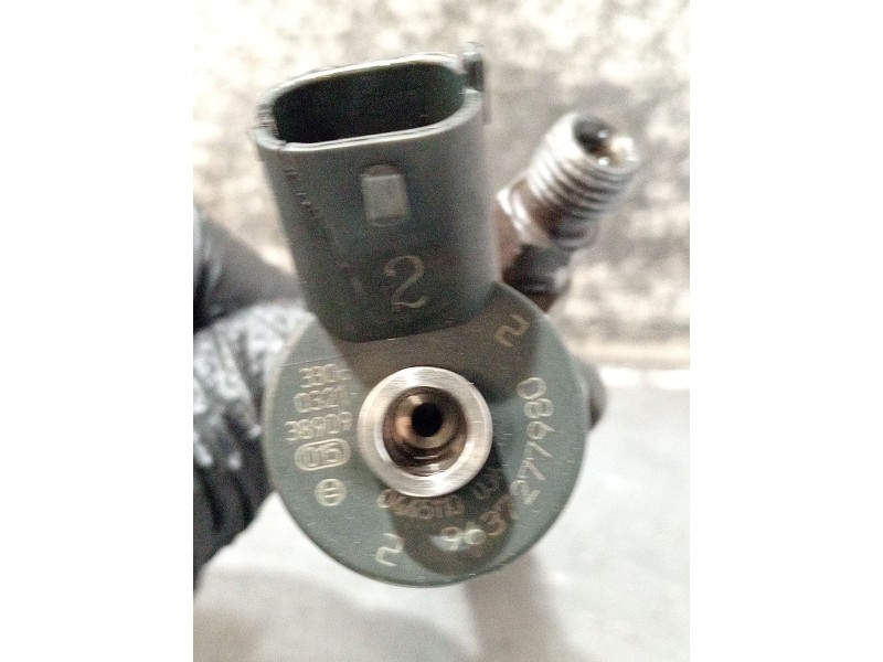 Recambio de inyector para peugeot 807 (eb_) 2.2 hdi referencia OEM IAM 9637277980 0445110036 BOSCH