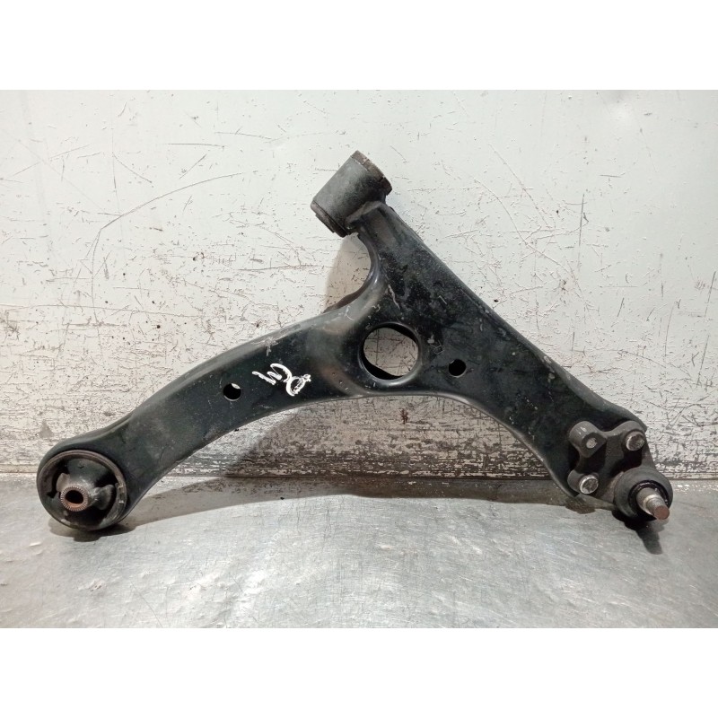 Recambio de brazo suspension inferior delantero derecho para toyota corolla verso (zer_, zze12_, r1_) 1.8 (znr11_) referencia OE