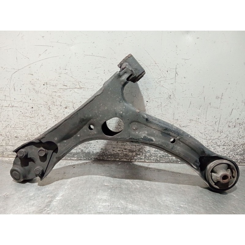 Recambio de brazo suspension inferior delantero derecho para toyota corolla verso (zer_, zze12_, r1_) 1.8 (znr11_) referencia OE