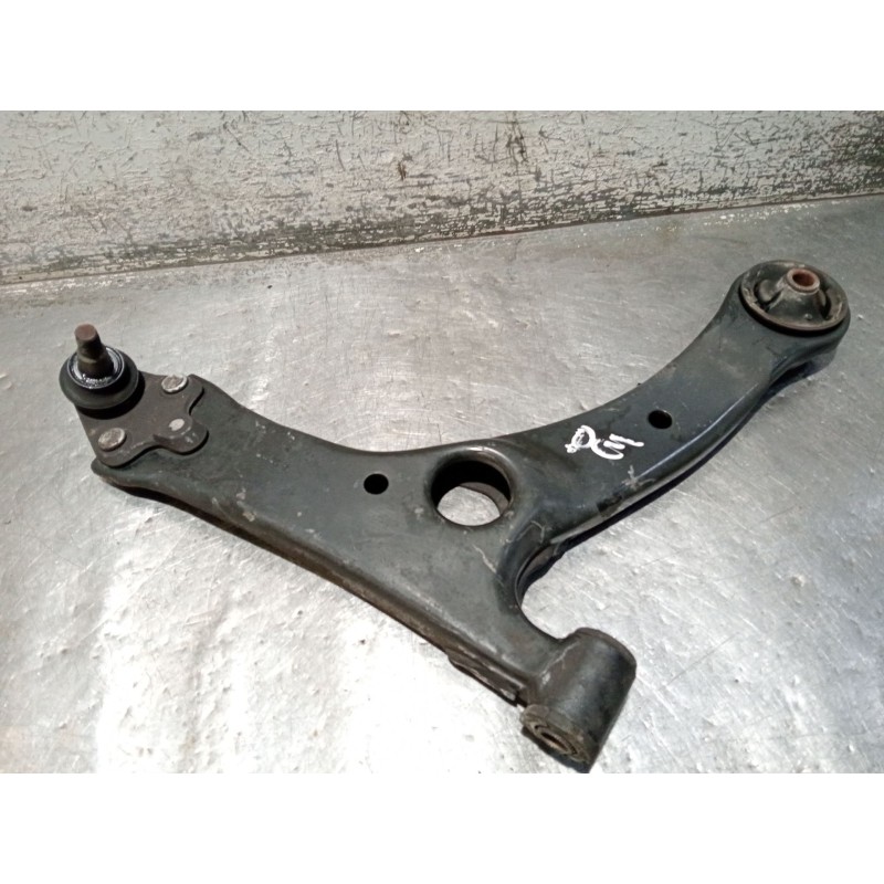 Recambio de brazo suspension inferior delantero derecho para toyota corolla verso (zer_, zze12_, r1_) 1.8 (znr11_) referencia OE