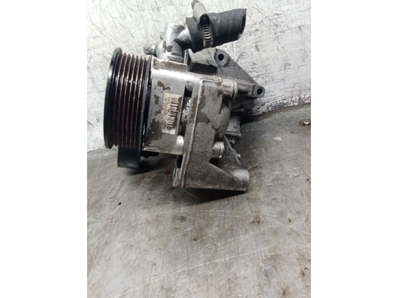 Recambio de bomba direccion para iveco daily v furgoneta 29s13, 29l13, 35c13, 35s13, 40c13, 40s13 referencia OEM IAM 504385414  