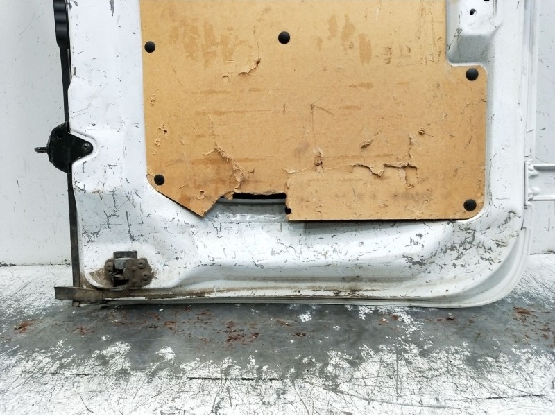 Recambio de puerta trasera izquierda para renault master iii furgoneta (fv) 2.3 dci 110 fwd (fv0r, fv0w) referencia OEM IAM  cie