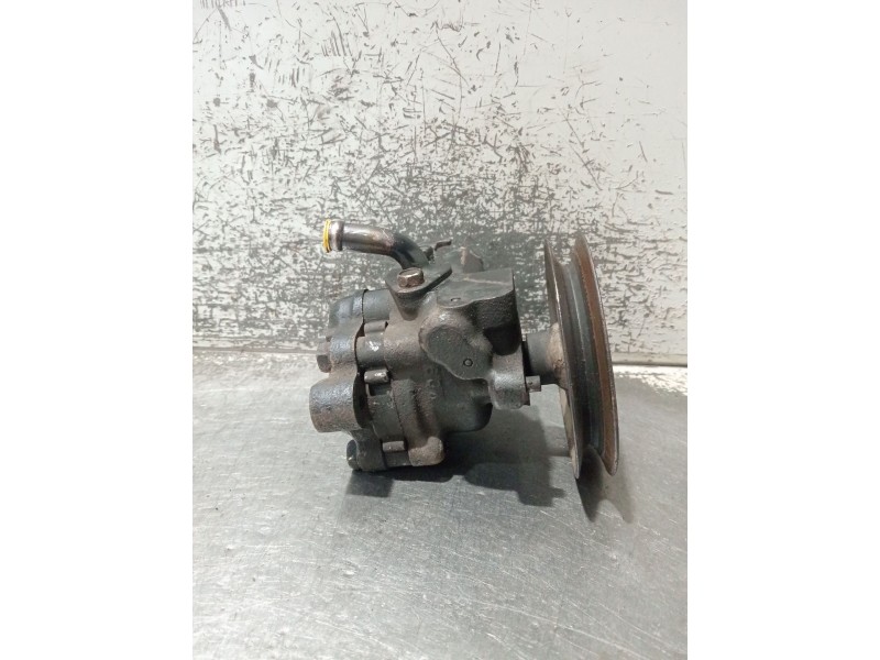 Recambio de bomba direccion para mitsubishi montero (l040) 2500 td (2-ptas.) referencia OEM IAM 4408964  