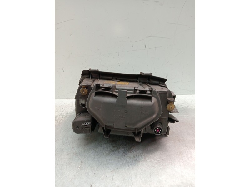 Recambio de faro derecho para audi a4 b5 (8d2) 1.8 t referencia OEM IAM 1307022195  