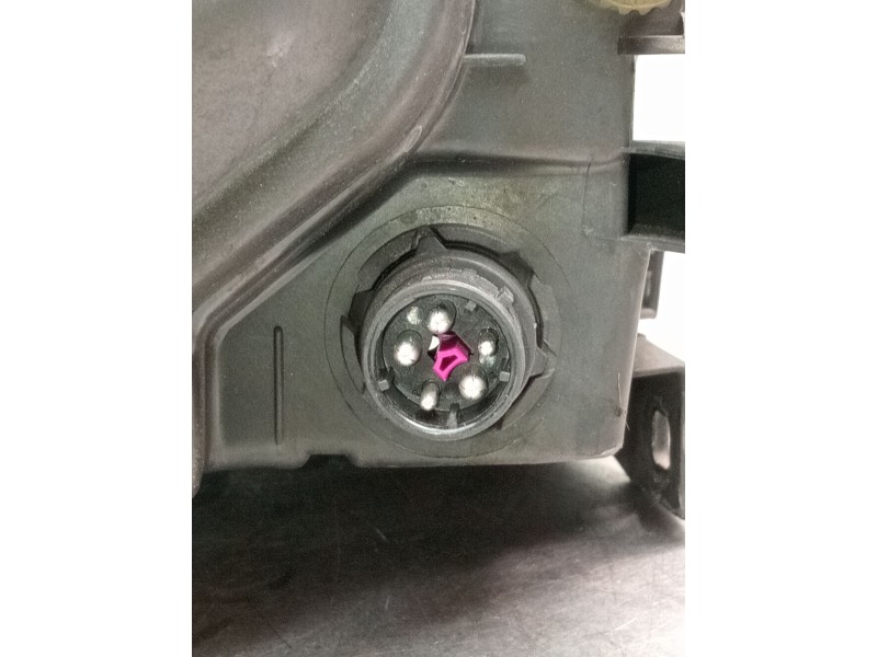 Recambio de faro derecho para audi a4 b5 (8d2) 1.8 t referencia OEM IAM 1307022195  