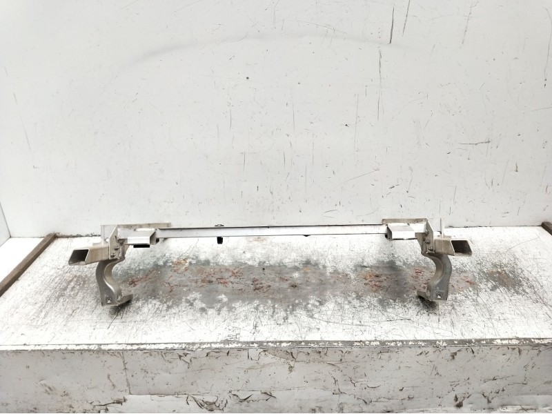 Recambio de refuerzo paragolpes delantero para infiniti q30 2.2 d referencia OEM IAM  INFERIOR 