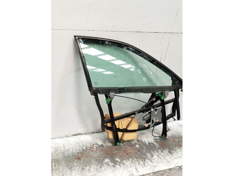 Recambio de elevalunas delantero derecho para audi a4 b5 (8d2) 1.8 t referencia OEM IAM 8D0837754 4P 