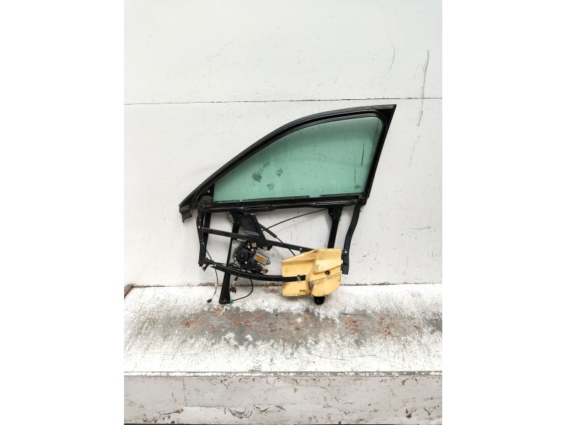 Recambio de elevalunas delantero derecho para audi a4 b5 (8d2) 1.8 t referencia OEM IAM 8D0837754 4P 