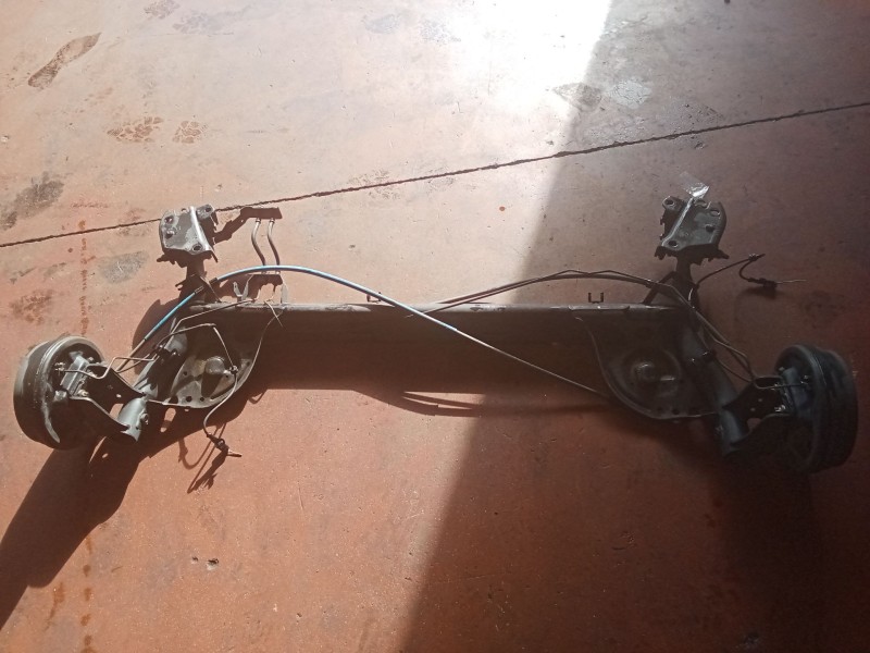 Recambio de puente trasero para renault clio iii (br0/1, cr0/1) 1.2 16v (br02, br0j, br11, cr02, cr0j, cr11) referencia OEM IAM 