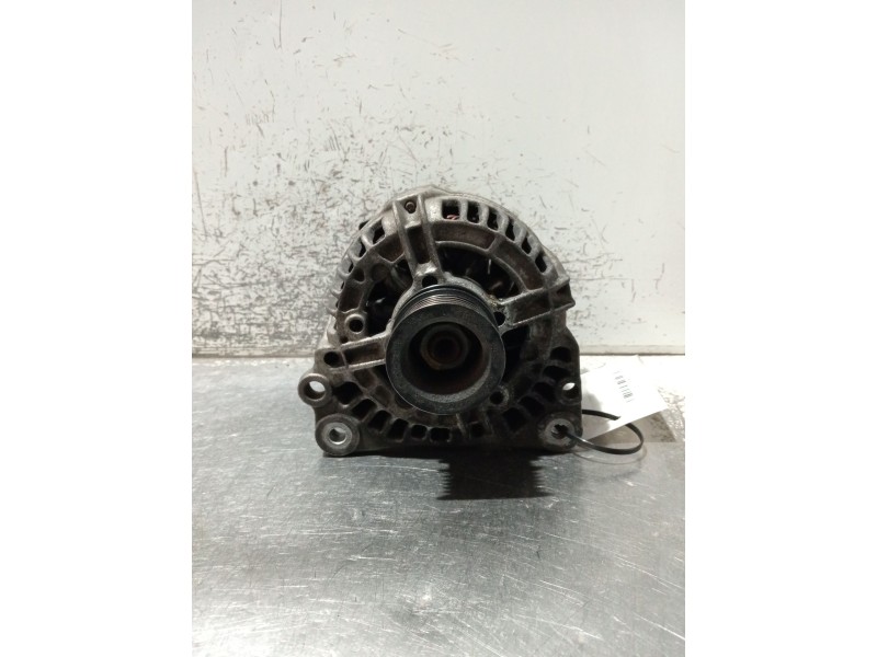 Recambio de alternador para volkswagen polo (6n2) 1.4 referencia OEM IAM 037903025L 0124315005 