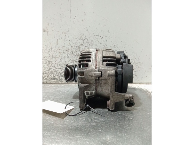 Recambio de alternador para volkswagen polo (6n2) 1.4 referencia OEM IAM 037903025L 0124315005 