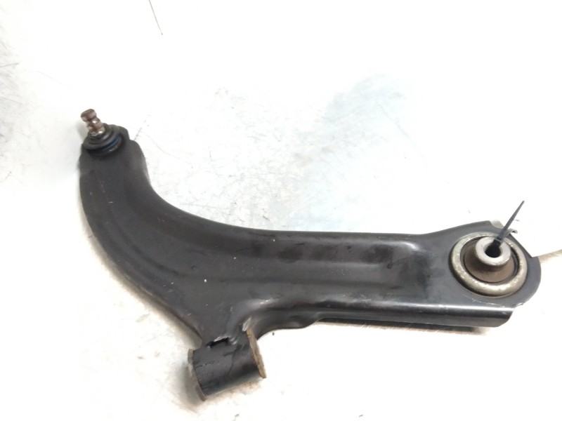 Recambio de brazo suspension inferior delantero derecho para renault clio grandtour 1.5 dci diesel cat referencia OEM IAM   