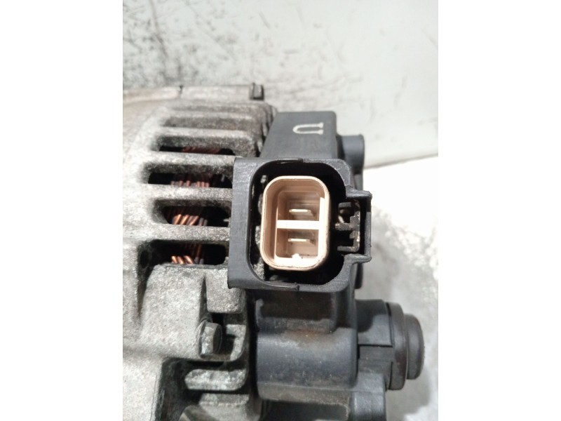 Recambio de alternador para kia cerato i hatchback (ld) 1.5 crdi referencia OEM IAM 373002A110 2655475 