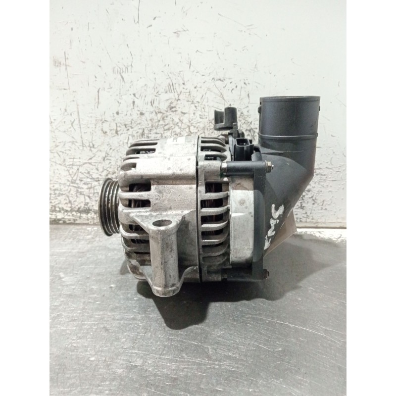 Recambio de alternador para ford mondeo iii (b5y) 2.0 tdci referencia OEM IAM P0204837 205653 LRB00497