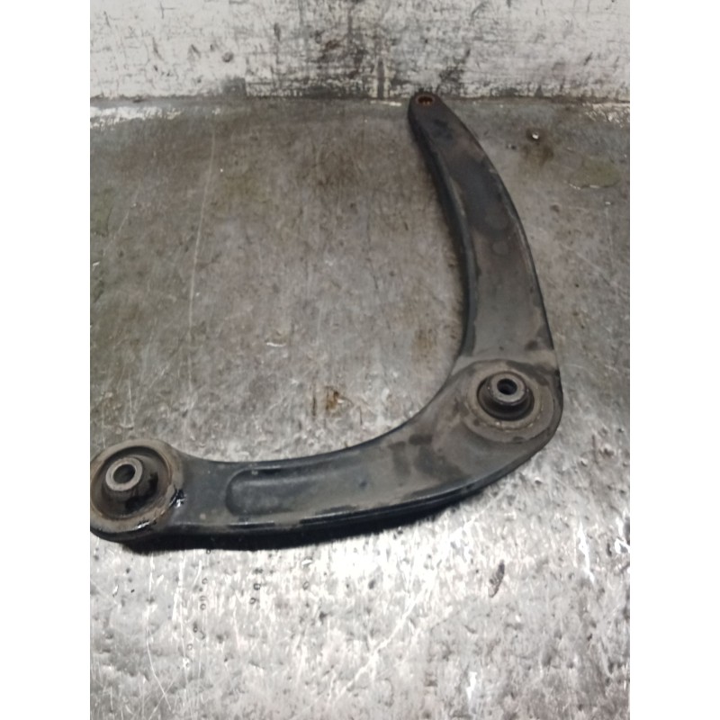 Recambio de brazo suspension inferior delantero derecho para citroën c4 ii (nc_) 1.6 hdi 90 referencia OEM IAM 823214  