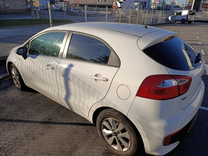 kia rio del año 2015