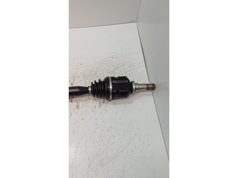 Recambio de transmision delantera derecha para toyota auris 1.6 16v cat referencia OEM IAM   