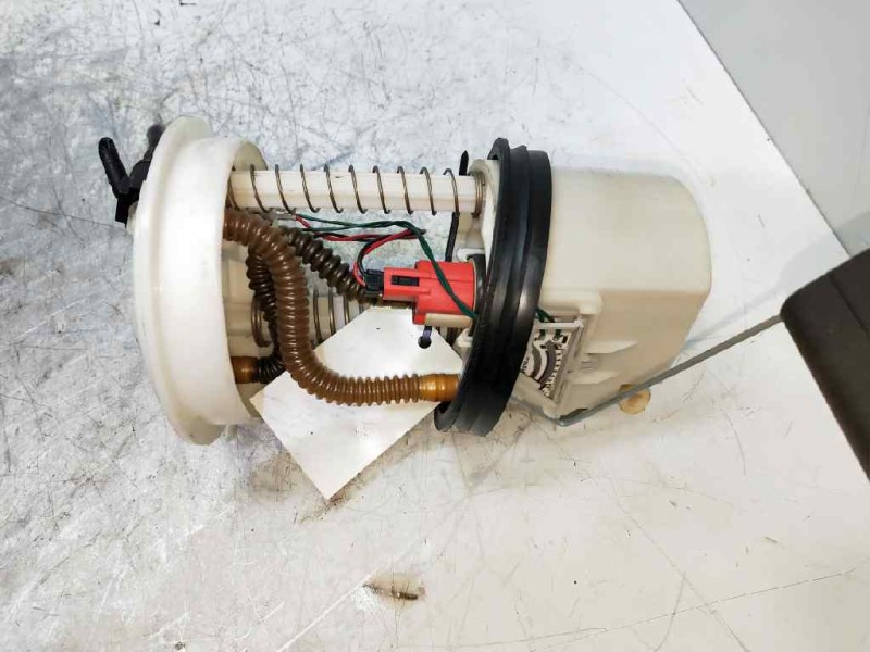 Recambio de bomba combustible para mazda 2 berlina (dy) 1.4 cat referencia OEM IAM KWN8311815A AFORADOR 