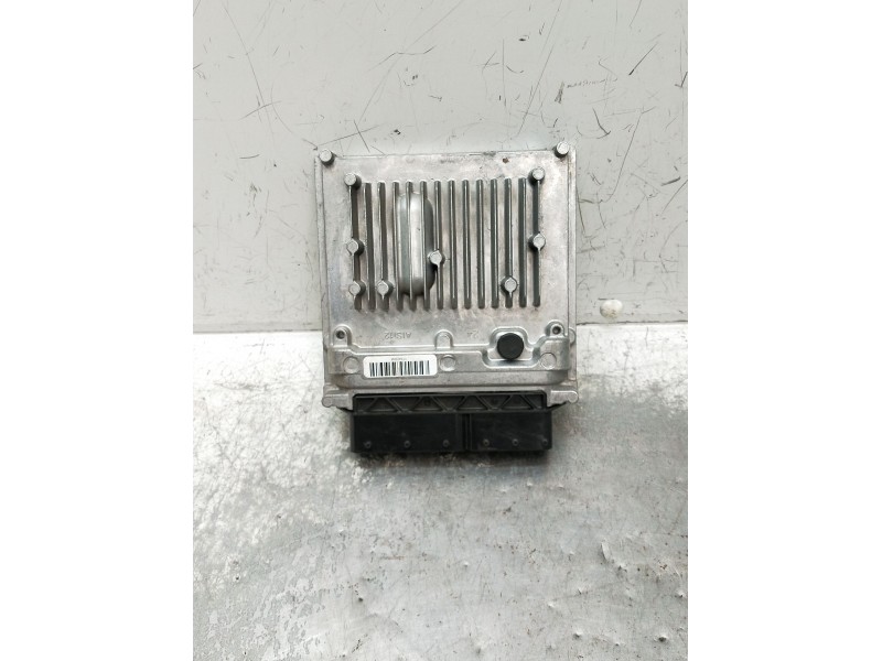 Recambio de centralita motor uce para infiniti q30 2.2 d referencia OEM IAM A6519009702 A6519011102 28454431 28454431A