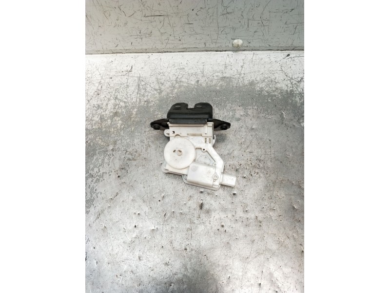 Recambio de motor cierre centralizado porton para infiniti q30 2.2 d referencia OEM IAM  5P 