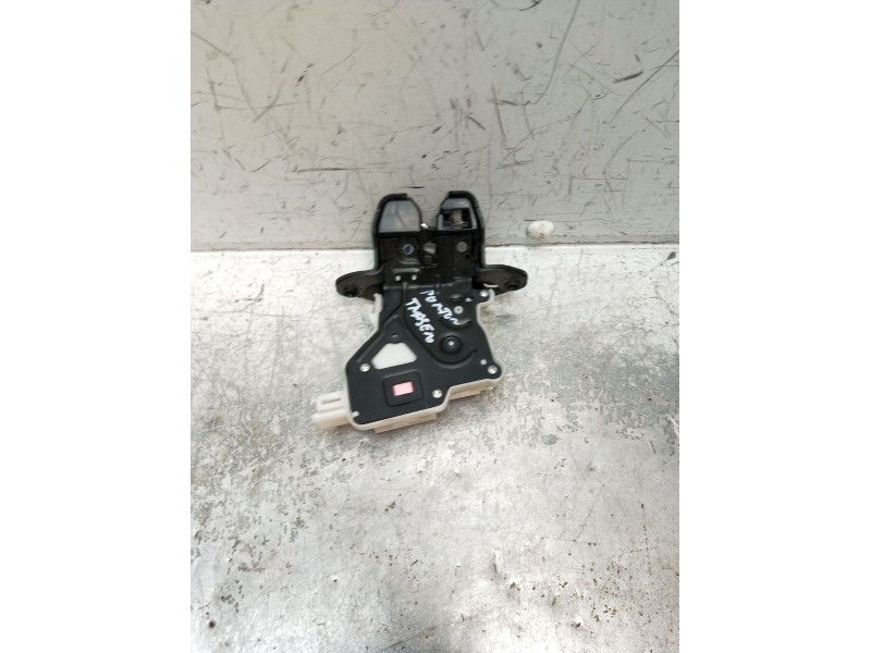 Recambio de motor cierre centralizado porton para infiniti q30 2.2 d referencia OEM IAM  5P 