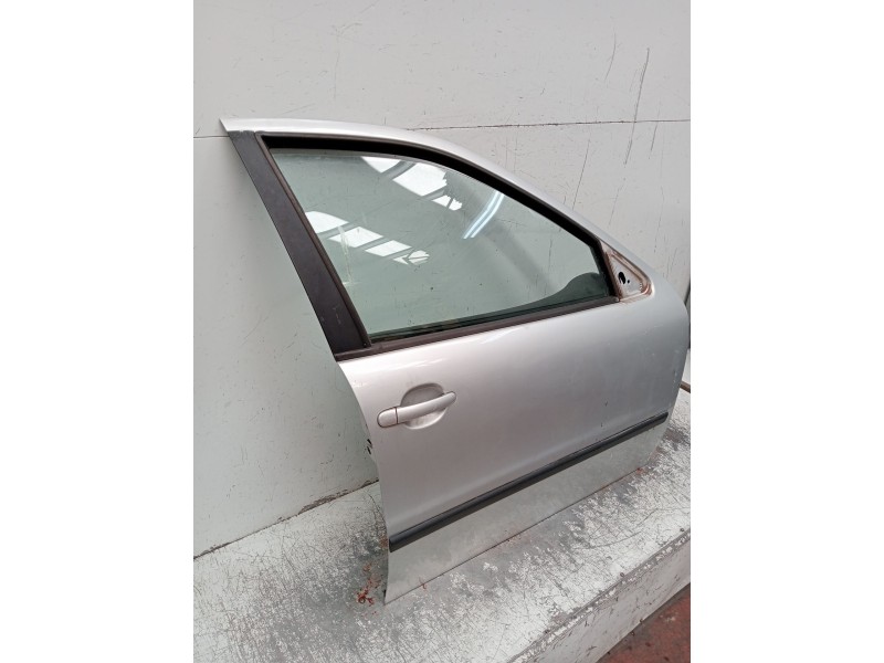 Recambio de puerta delantera derecha para seat leon (1m1) 1.9 tdi referencia OEM IAM  5P 