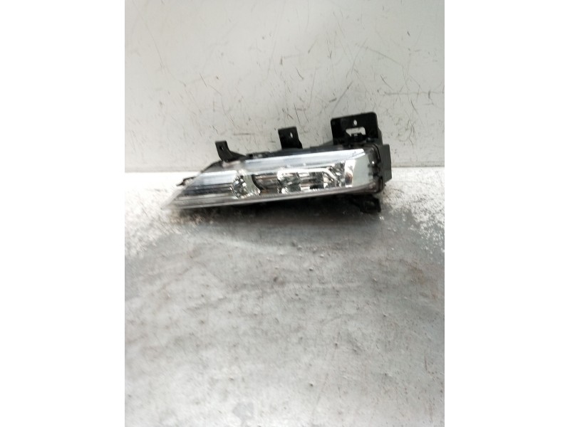 Recambio de faro antiniebla derecho para infiniti q30 2.2 d referencia OEM IAM 89250141 261505DA2A 