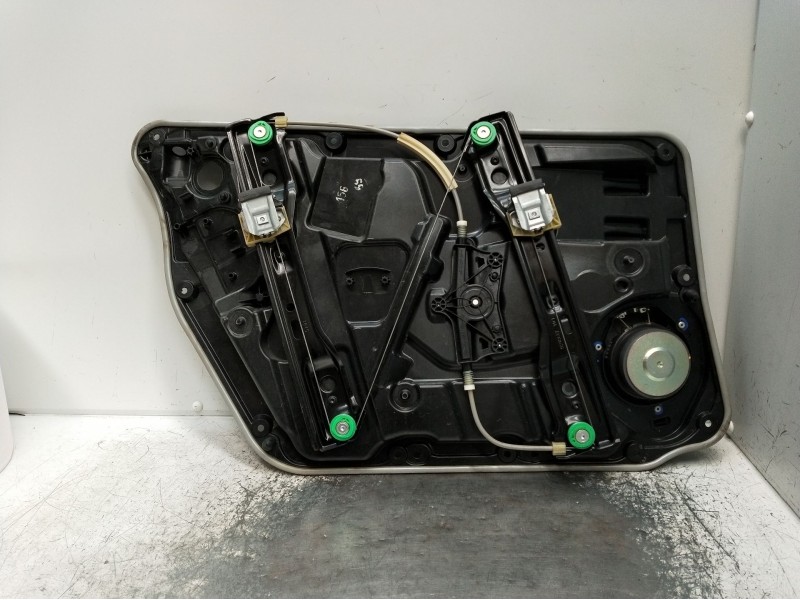 Recambio de elevalunas delantero derecho para infiniti q30 2.2 d referencia OEM IAM A2469065200 5P 933866101 807M05DC3A