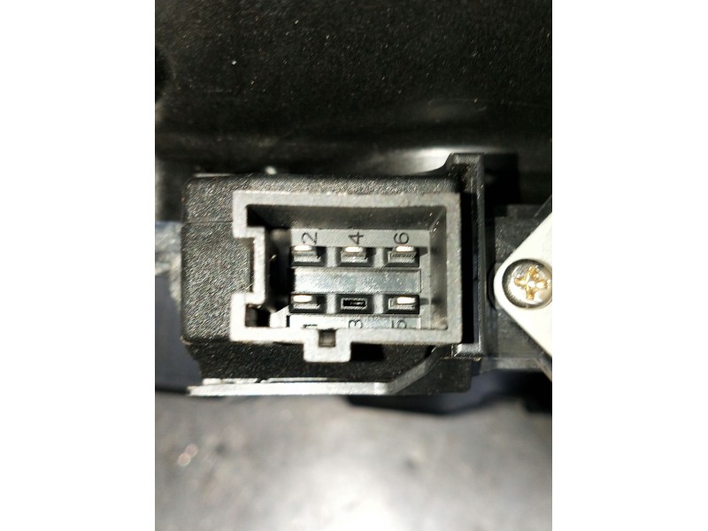 Recambio de elevalunas trasero derecho para infiniti q30 2.2 d referencia OEM IAM 827M05DA5A 5P 0000006582