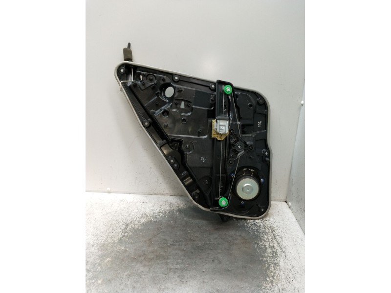 Recambio de elevalunas trasero derecho para infiniti q30 2.2 d referencia OEM IAM 827M05DA5A 5P 0000006582