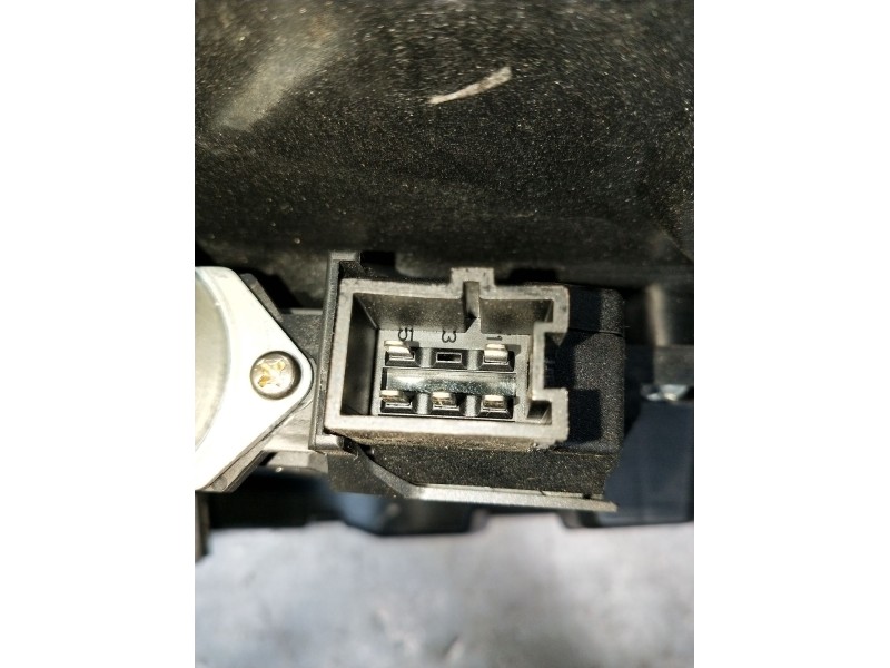 Recambio de elevalunas trasero izquierdo para infiniti q30 2.2 d referencia OEM IAM 827M15DA5A 5P 0000006582