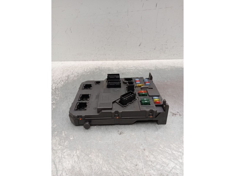 Recambio de caja reles / fusibles para citroën xsara picasso referencia OEM IAM 9657999780 BSIE0200 