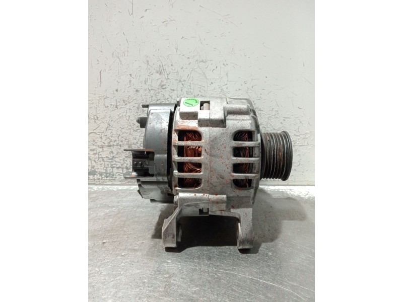 Recambio de alternador para renault clio iii (br0/1, cr0/1) 1.2 16v (br02, br0j, br11, cr02, cr0j, cr11) referencia OEM IAM 4674