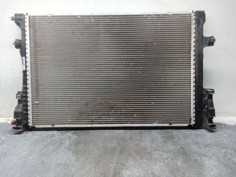 Recambio de radiador agua para infiniti q30 2.2 d referencia OEM IAM A2465001303  