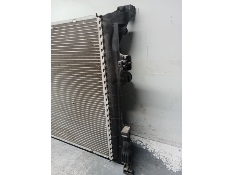 Recambio de radiador agua para infiniti q30 2.2 d referencia OEM IAM A2465001303  