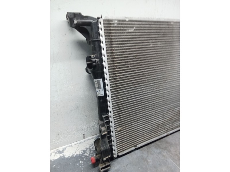 Recambio de radiador agua para infiniti q30 2.2 d referencia OEM IAM A2465001303  