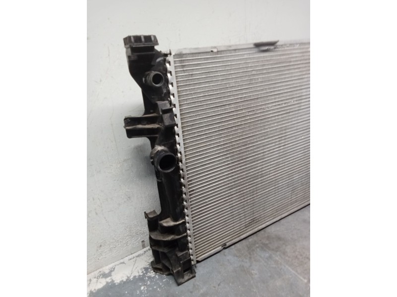 Recambio de radiador agua para infiniti q30 2.2 d referencia OEM IAM A2465001303  