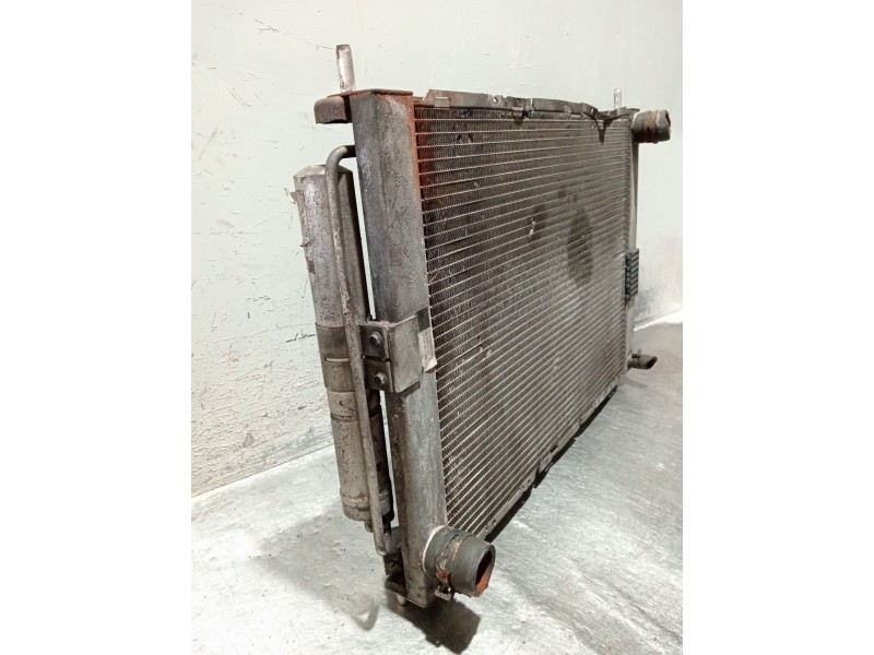 Recambio de radiador agua para renault clio iii (br0/1, cr0/1) 1.2 16v (br02, br0j, br11, cr02, cr0j, cr11) referencia OEM IAM 8