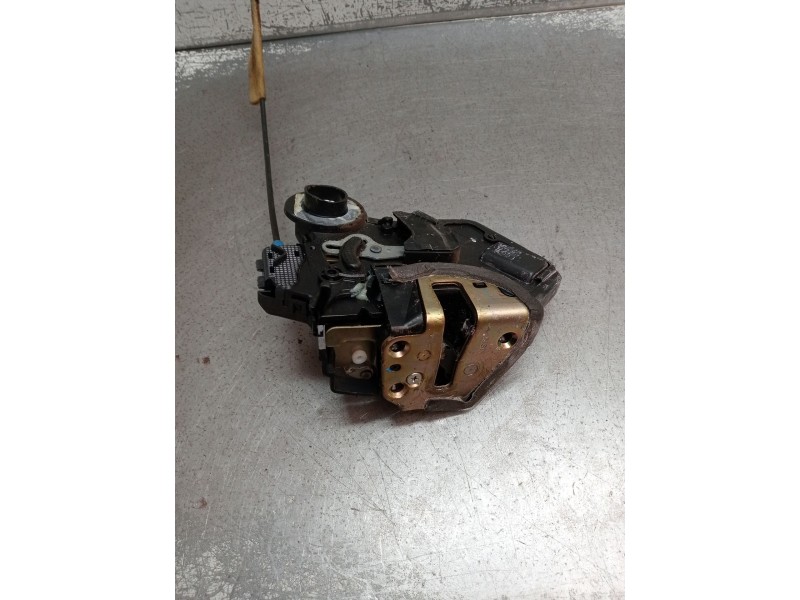 Recambio de motor cierre centralizado trasero derecho para toyota corolla verso (zer_, zze12_, r1_) 1.8 (znr11_) referencia OEM 