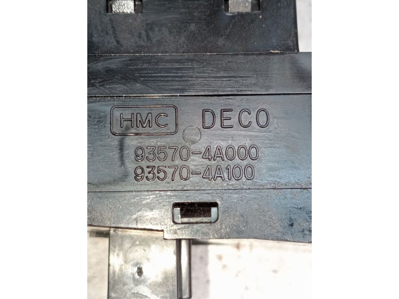 Recambio de mando elevalunas delantero izquierdo para hyundai h-1 furgoneta (a1) 2.5 crdi referencia OEM IAM 935704A000 5P 93570